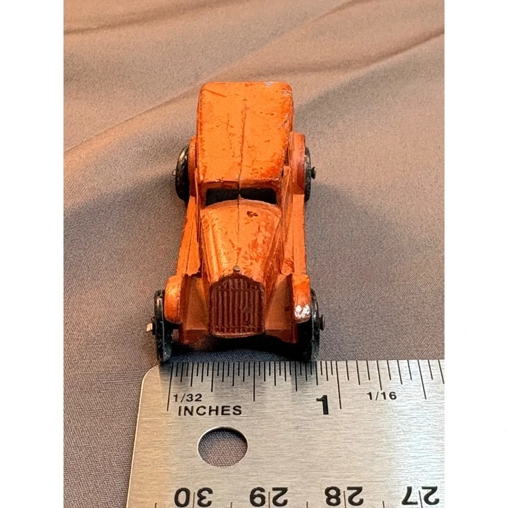Vintage Tootsietoy Die-cast Sedan Orange 1930s Midget Series Miniature Car E-26